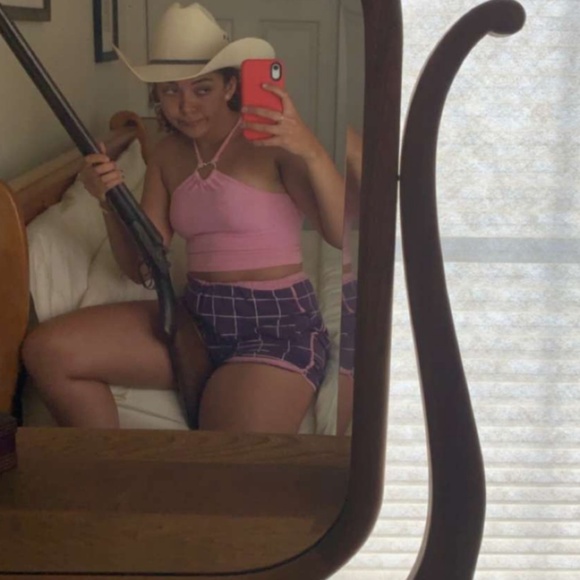 Meet your Posher, Lauren - Picture 5 of 7